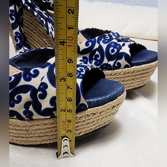 Ugg Lucianna Marrakech Wegdes size 9 - Picture 13 of 13